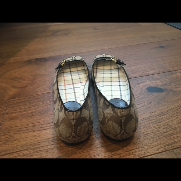 Coach Monogram Flats with buckle Detail - Picture 3 of 8